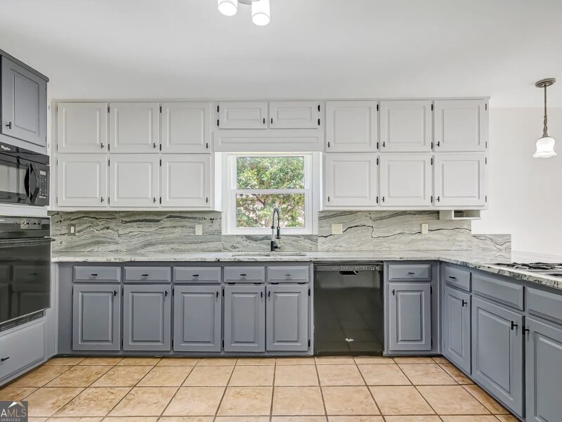 Beautiful home in great location!