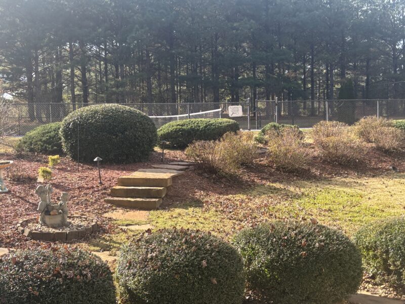 4Br Sports Lovers Dream! Pickleball and Tennis Court, Sports Room, 100" TVs, and more!