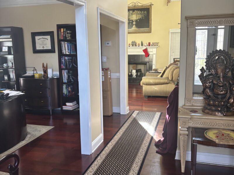 4Br Sports Lovers Dream! Pickleball and Tennis Court, Sports Room, 100" TVs, and more!