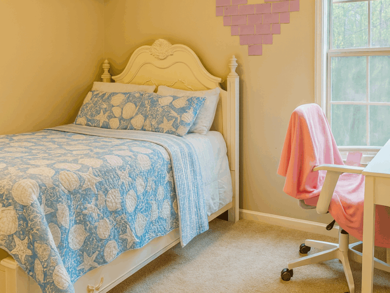 4-bedroom house in Peachtree City (built in 2004)