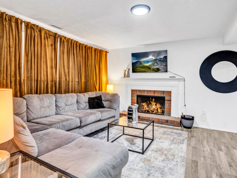 3Bed/2.5Bath, 2QN-1Full Bed, 25 min to ATL