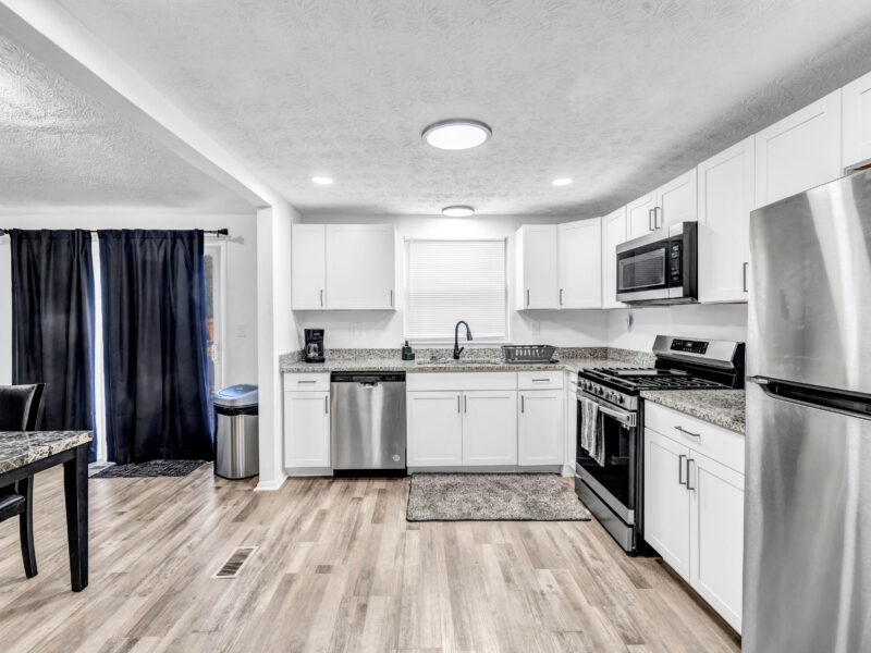 3Bed/2.5Bath, 2QN-1Full Bed, 25 min to ATL