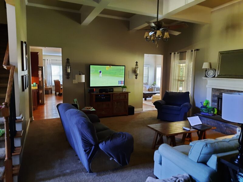 5 Bedroom, 4 bath with pool