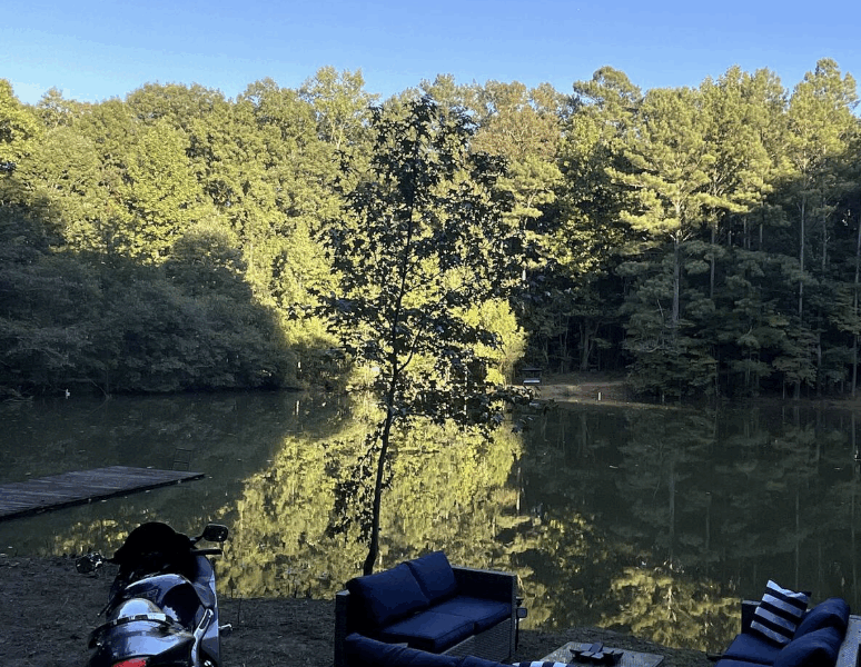 The FIFA Cottage/Lake @BeaneAcres Micro Resort