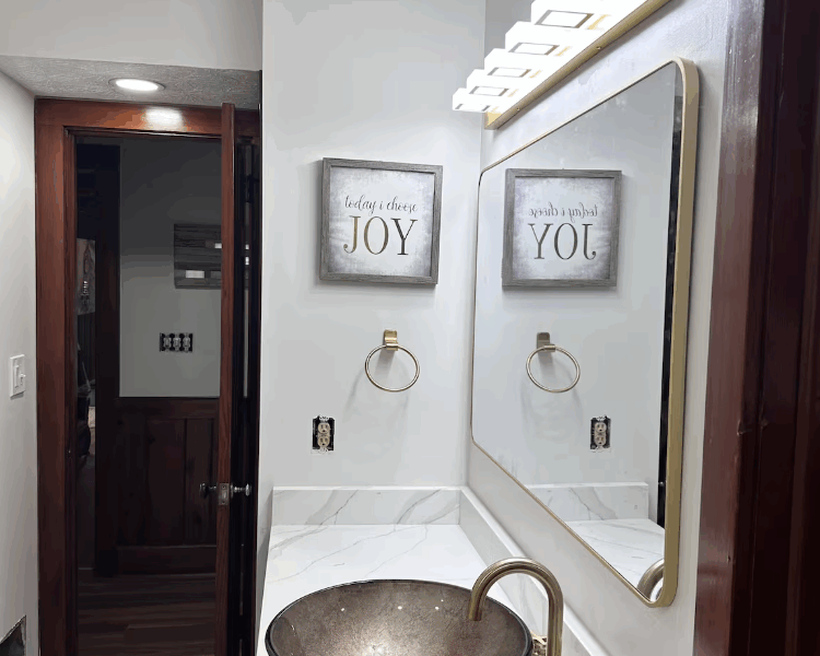 The FIFA Cabin/Lake @BeaneAcres Micro Resort