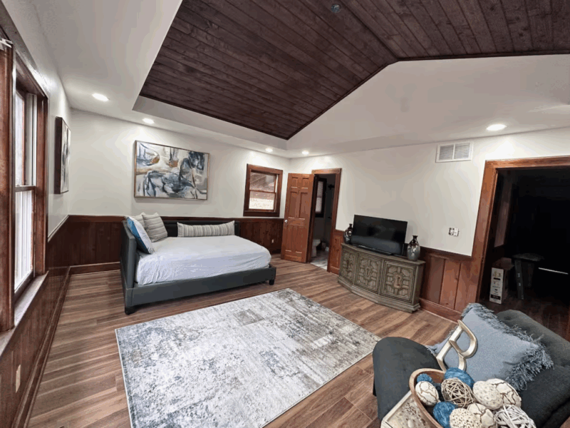 The FIFA Cabin/Lake @BeaneAcres Micro Resort