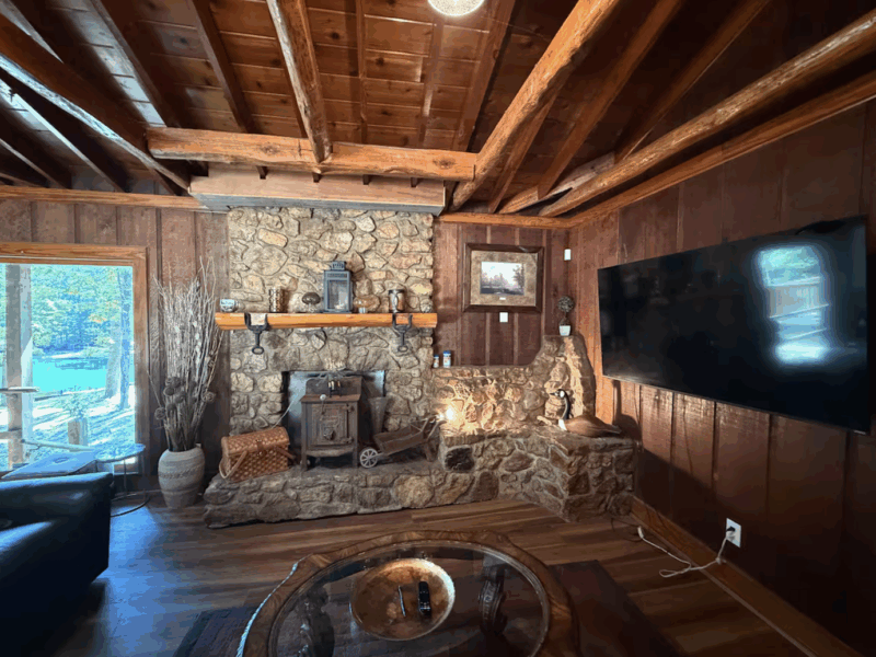 The FIFA Cabin/Lake @BeaneAcres Micro Resort