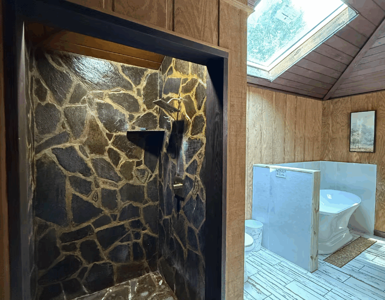 The FIFA Cabin/Lake @BeaneAcres Micro Resort