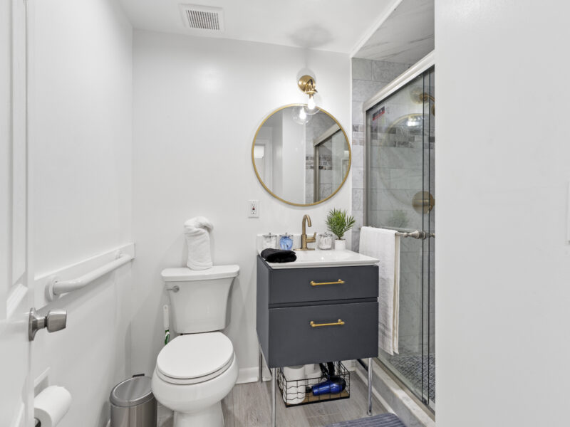 By Lake Peachtree: Casa Azul