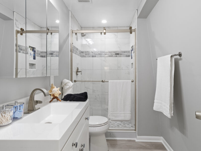 By Lake Peachtree: Casa Azul