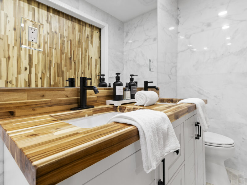 By Lake Peachtree: Casa Gris