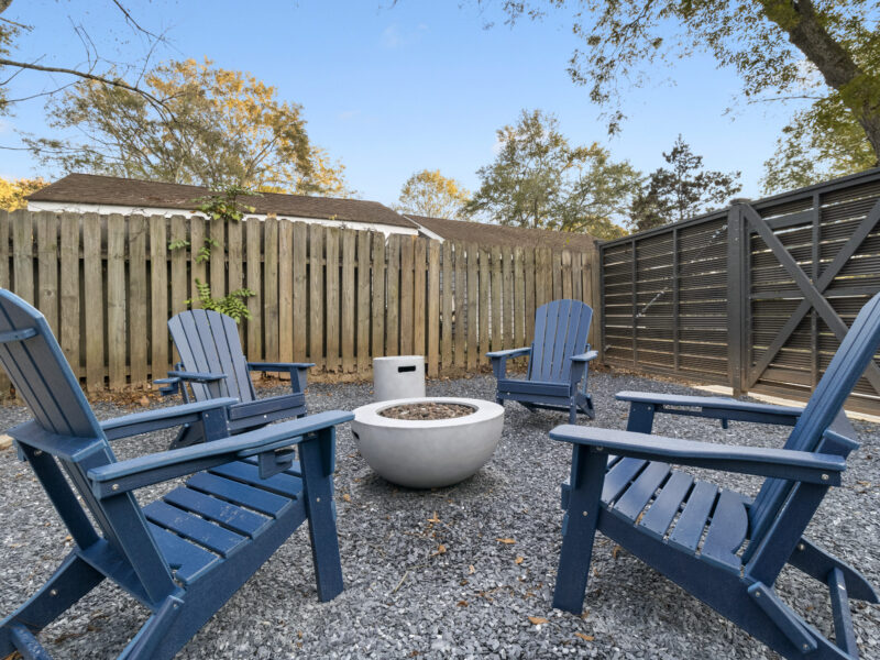 By Lake Peachtree: Casa Gris