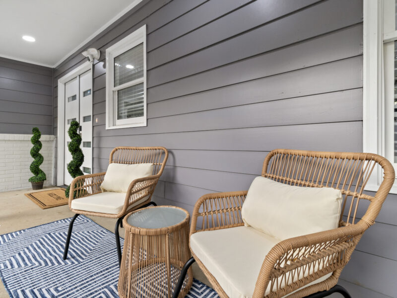 By Lake Peachtree: Casa Gris