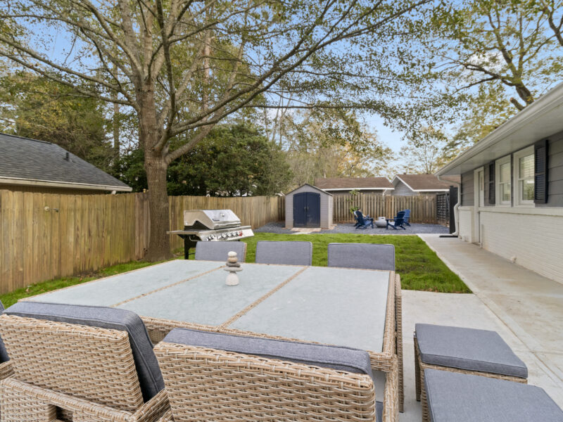 By Lake Peachtree: Casa Gris