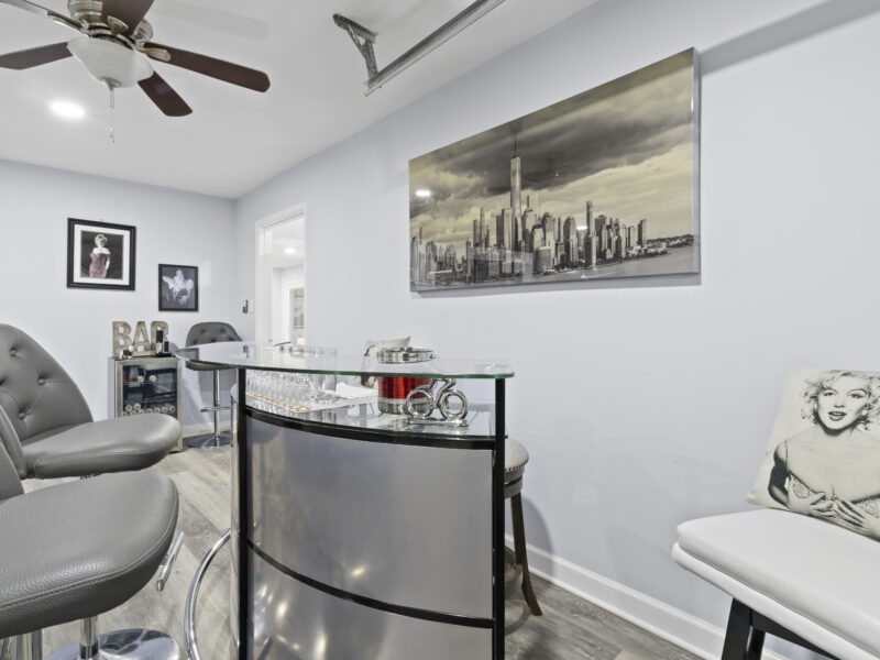 By Lake Peachtree: Casa Gris