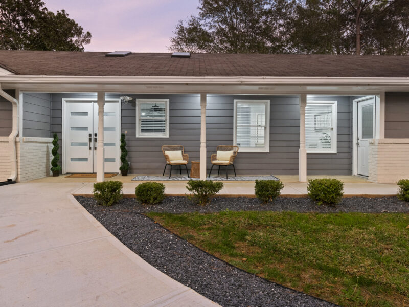 By Lake Peachtree: Casa Gris