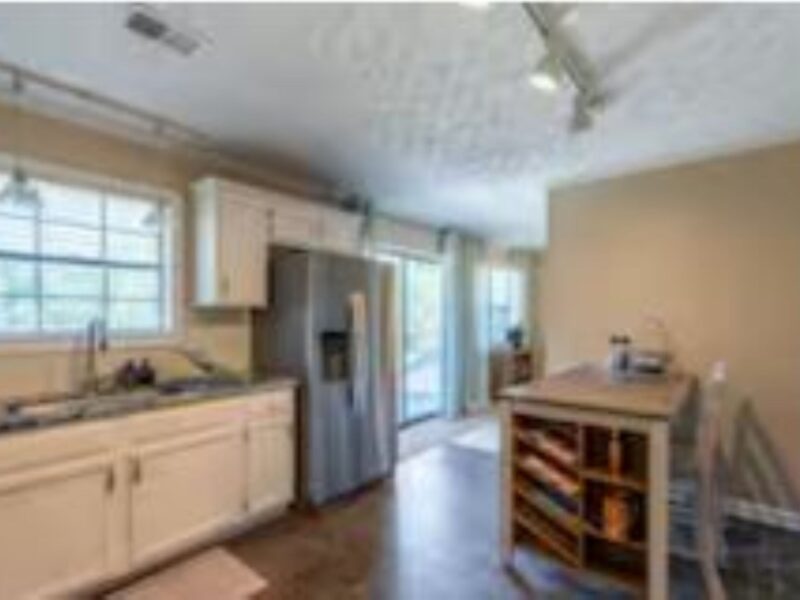 Flat Creek Country Club, Walk to Lake Peachtree (20 minutes to MODA) - 4br; 6 Bds