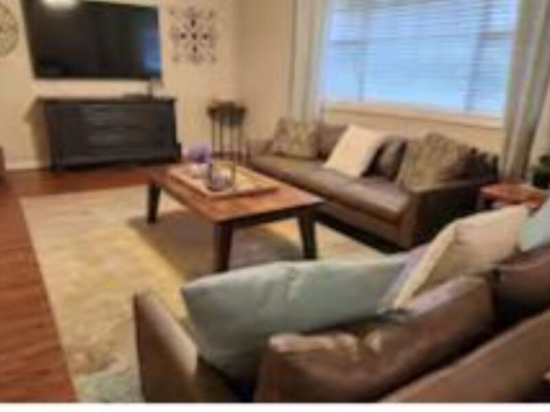 Flat Creek Country Club, Walk to Lake Peachtree (20 minutes to MODA) - 4br; 6 Bds