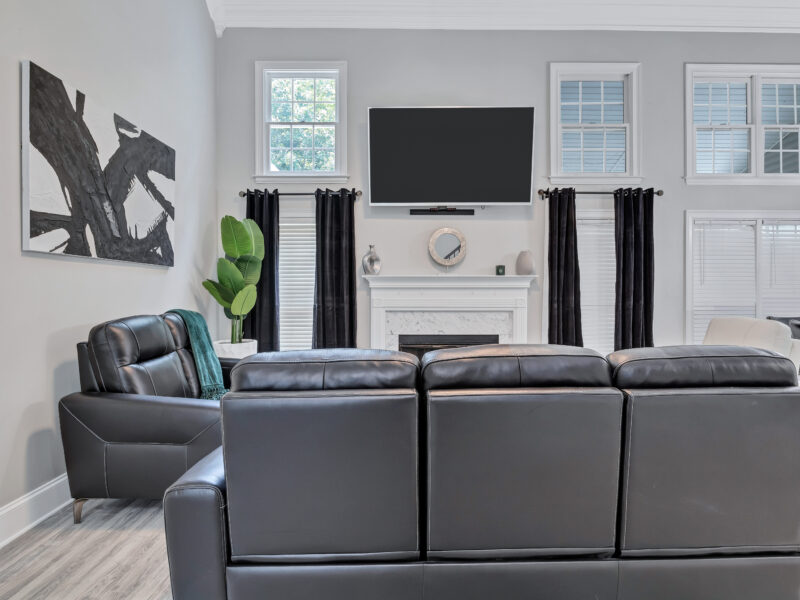 6 bedroom Home W/ Heated Pool & Pool House Minutes from Soccer Training Center Sleeps 15