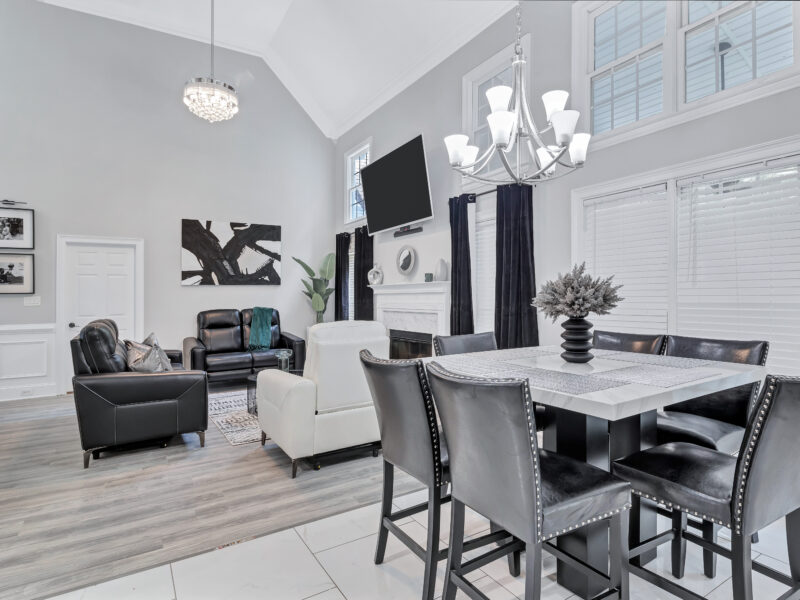 6 bedroom Home W/ Heated Pool & Pool House Minutes from Soccer Training Center Sleeps 15