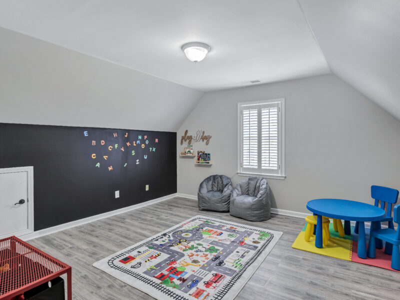 6 bedroom Home W/ Heated Pool & Pool House Minutes from Soccer Training Center Sleeps 15