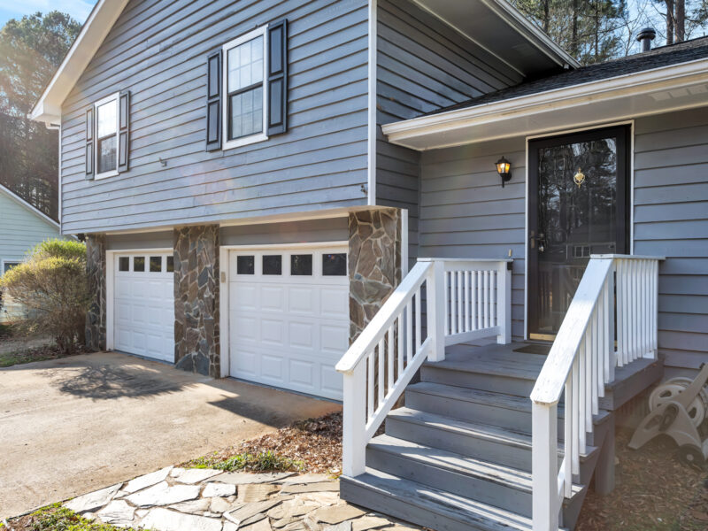 Flat Creek Country Club, Walk to Lake Peachtree (20 minutes to MODA) - 4br; 6 Bds