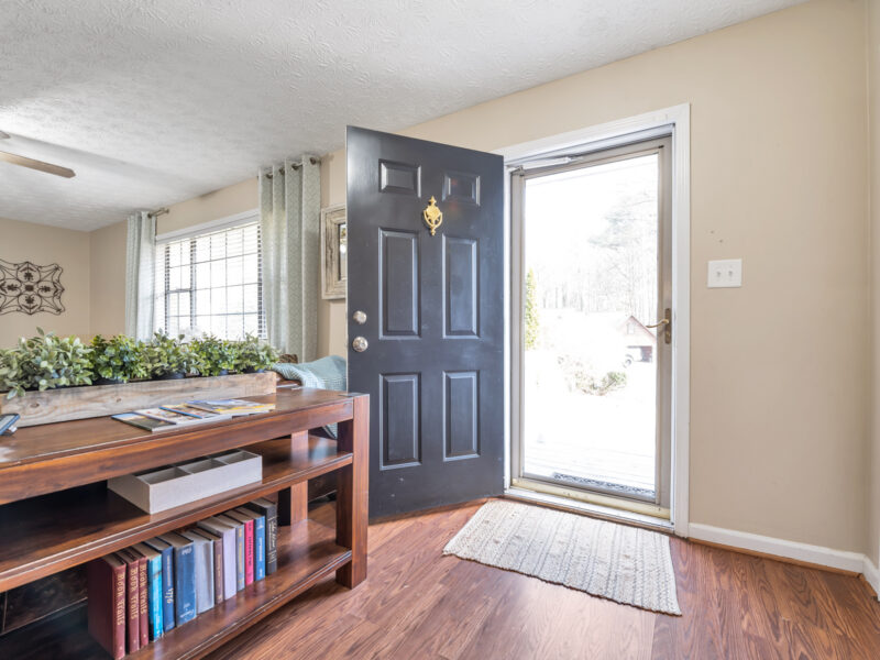 Flat Creek Country Club, Walk to Lake Peachtree (20 minutes to MODA) - 4br; 6 Bds