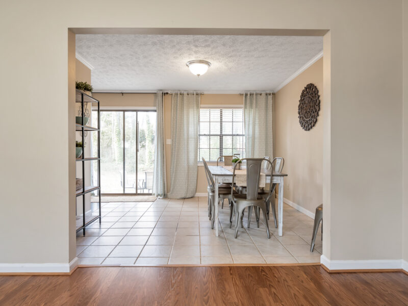 Flat Creek Country Club, Walk to Lake Peachtree (20 minutes to MODA) - 4br; 6 Bds