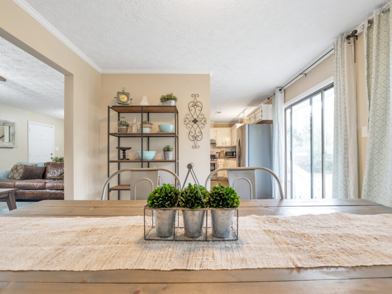 Flat Creek Country Club, Walk to Lake Peachtree (20 minutes to MODA) - 4br; 6 Bds