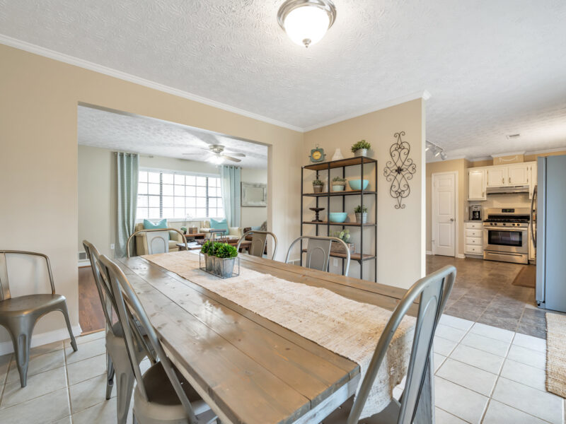 Flat Creek Country Club, Walk to Lake Peachtree (20 minutes to MODA) - 4br; 6 Bds