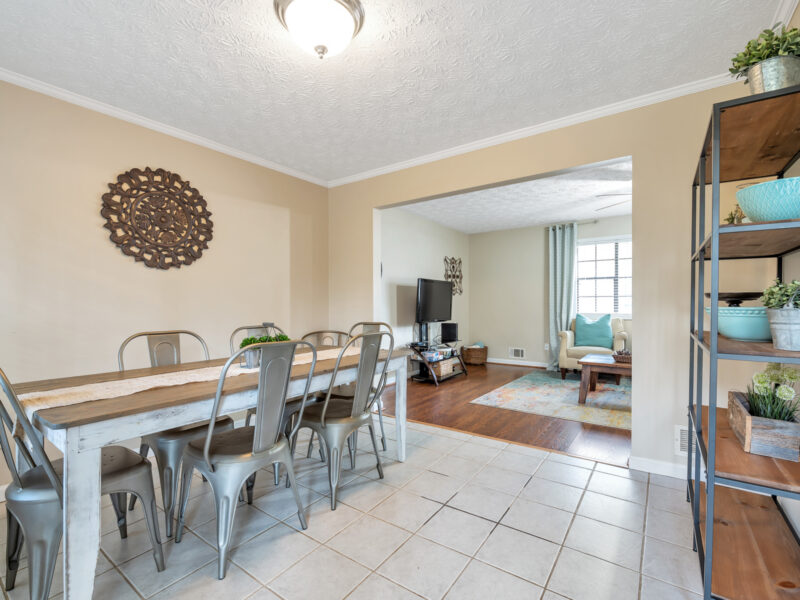 Flat Creek Country Club, Walk to Lake Peachtree (20 minutes to MODA) - 4br; 6 Bds