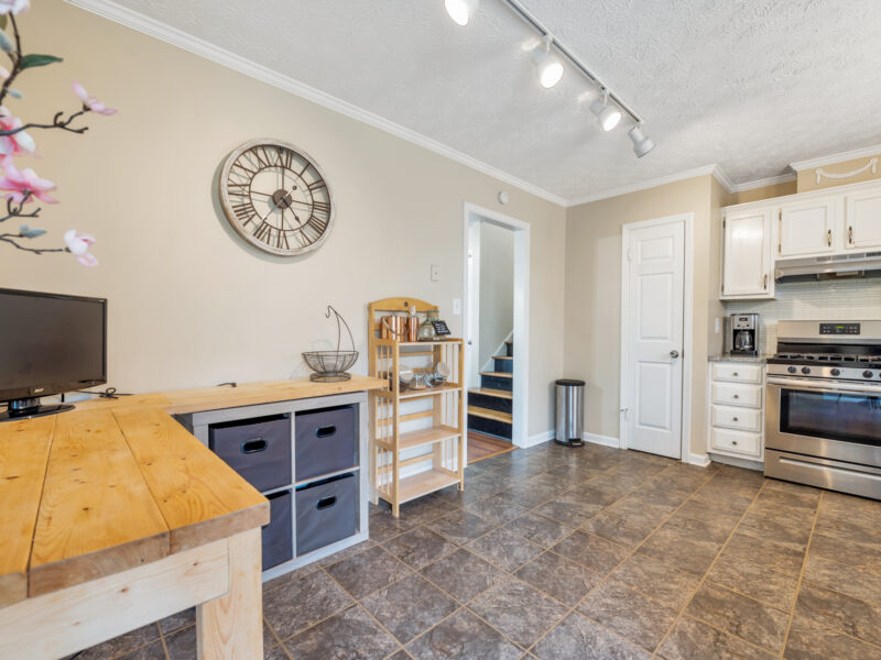 Flat Creek Country Club, Walk to Lake Peachtree (20 minutes to MODA) - 4br; 6 Bds