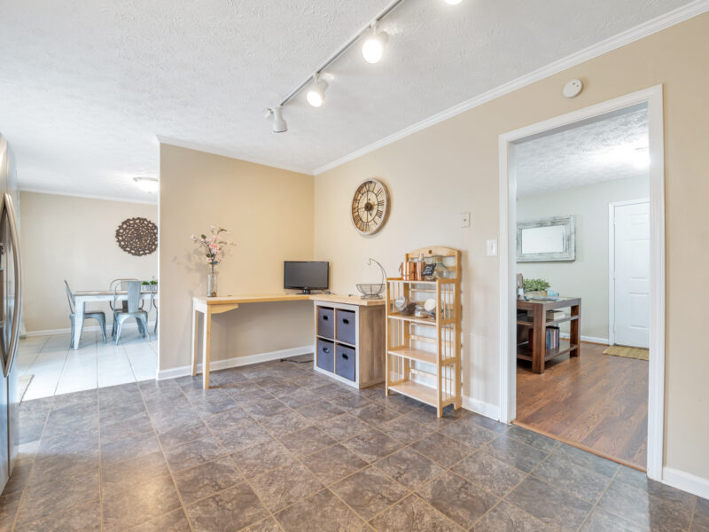 Flat Creek Country Club, Walk to Lake Peachtree (20 minutes to MODA) - 4br; 6 Bds