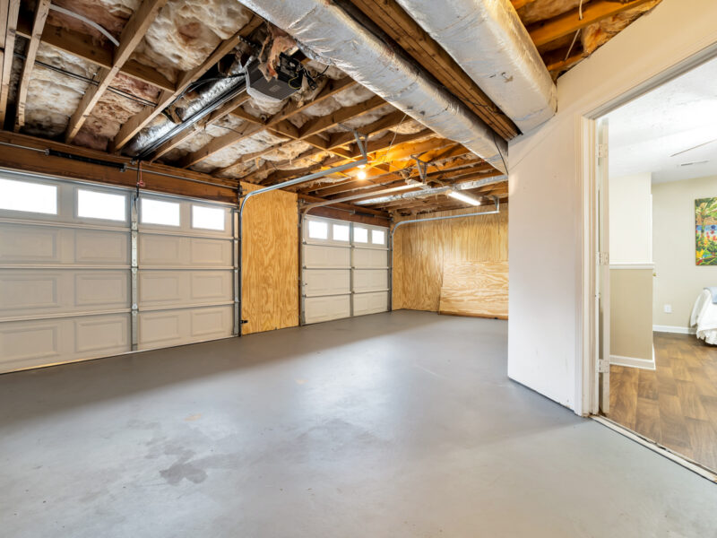 Flat Creek Country Club, Walk to Lake Peachtree (20 minutes to MODA) - 4br; 6 Bds