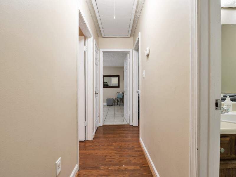 Flat Creek Country Club, Walk to Lake Peachtree (20 minutes to MODA) - 4br; 6 Bds