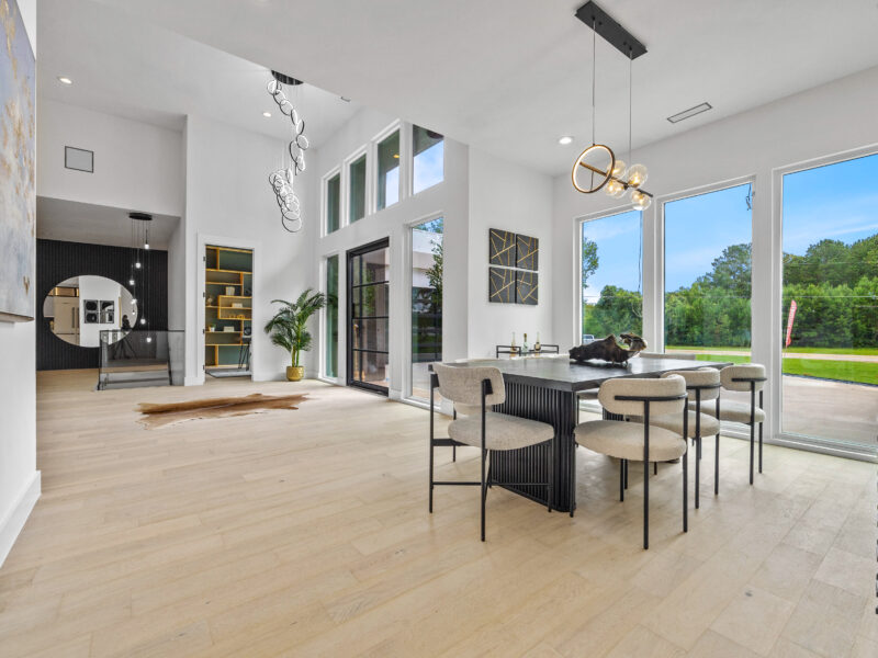 FIFA Housing & Modern Estate for Teams and Staff | Heated Pool + Theater & Gym | Sleeps 21 | Tailored Setup