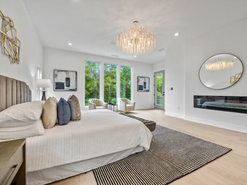 FIFA Housing & Modern Estate for Teams and Staff | Heated Pool + Theater & Gym | Sleeps 21 | Tailored Setup