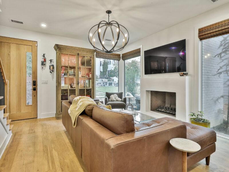 Mid-Century 3 Master Suite Haven in Trilith with Parking