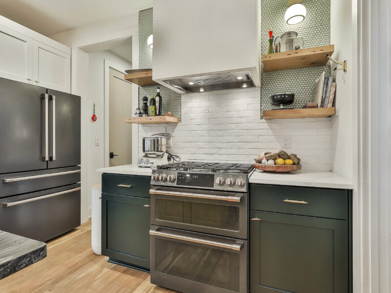 Mid-Century 3 Master Suite Haven in Trilith with Parking