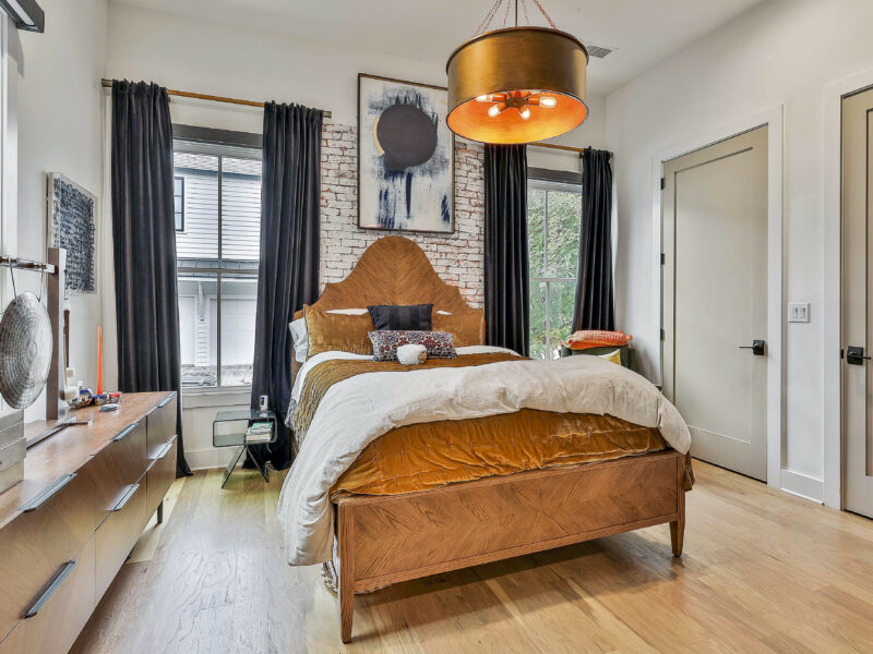 Mid-Century 3 Master Suite Haven in Trilith with Parking