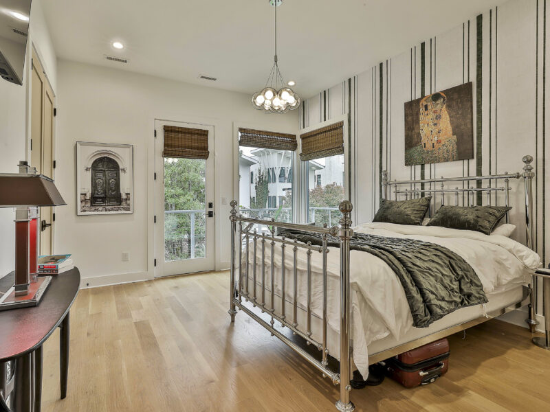 Mid-Century 3 Master Suite Haven in Trilith with Parking