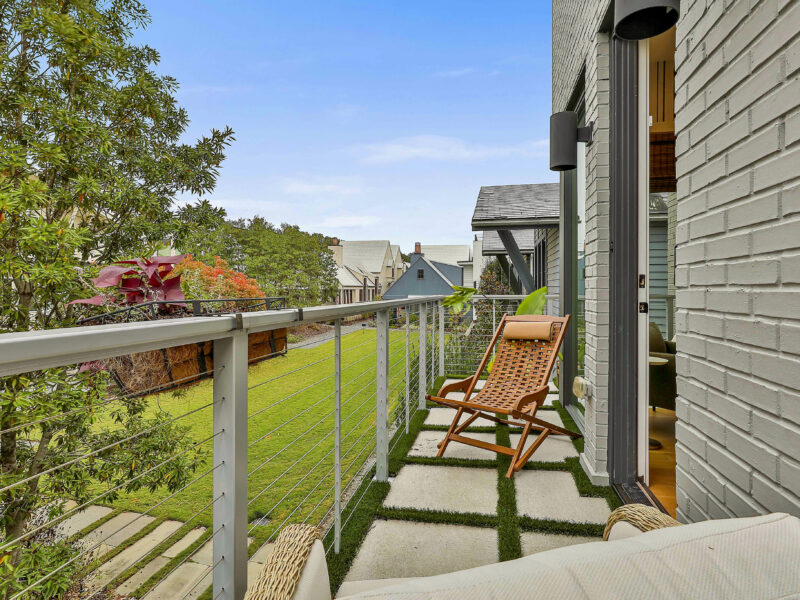 Mid-Century 3 Master Suite Haven in Trilith with Parking