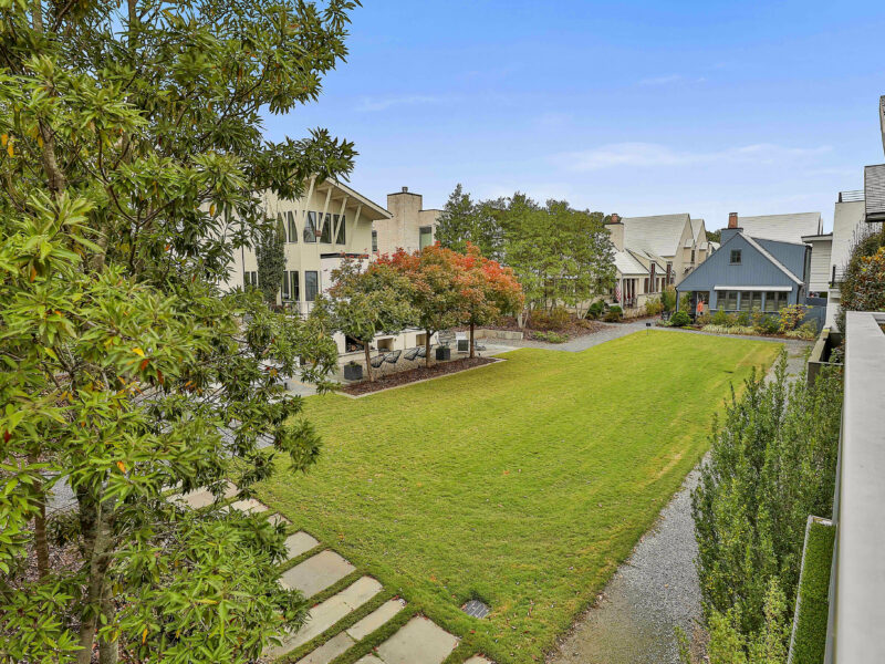 Mid-Century 3 Master Suite Haven in Trilith with Parking