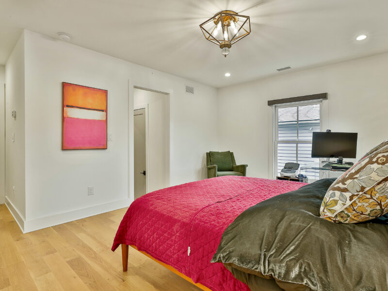 Mid-Century 3 Master Suite Haven in Trilith with Parking