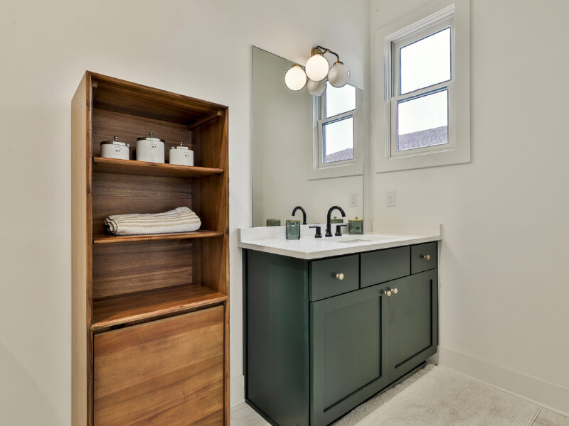 Mid-Century 3 Master Suite Haven in Trilith with Parking