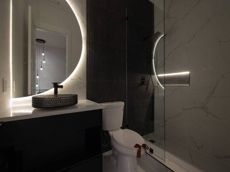 FIFA Housing & Modern Estate for Teams and Staff | Heated Pool + Theater & Gym | Sleeps 21 | Tailored Setup