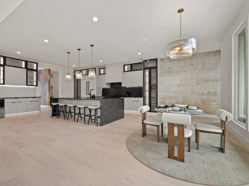 FIFA Housing & Modern Estate for Teams and Staff | Heated Pool + Theater & Gym | Sleeps 21 | Tailored Setup