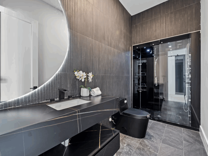 FIFA Housing & Modern Estate for Teams and Staff | Heated Pool + Theater & Gym | Sleeps 21 | Tailored Setup