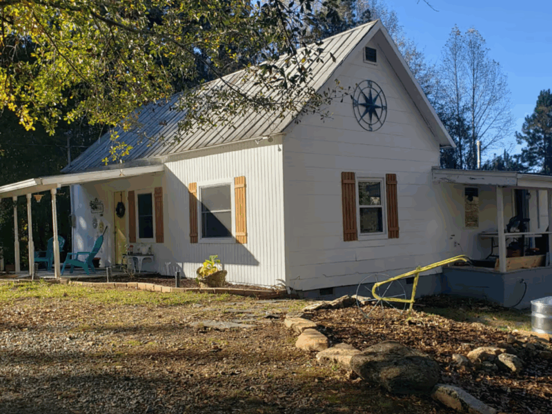 Quiet Farmhouse Near Trillith Studios, Piedmont Hospital and U.S. Soccer Training Center