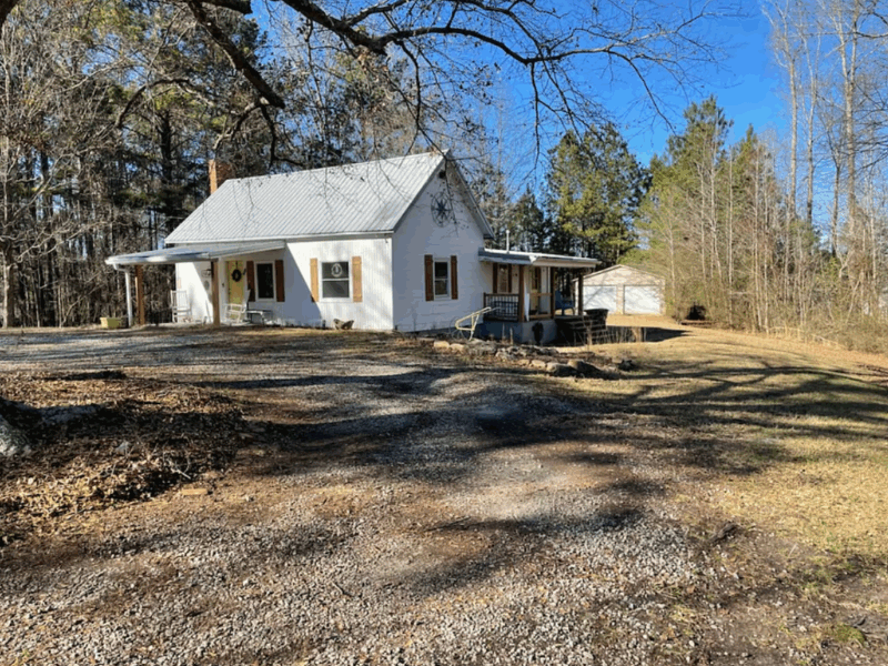 Quiet Farmhouse Near Trillith Studios, Piedmont Hospital and U.S. Soccer Training Center